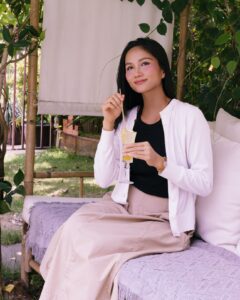 H'Hen Niê Khoe Eo Thon Gọn Sau Nửa Năm, Gợi Nhớ Body Huyền Thoại Thời Miss Universe